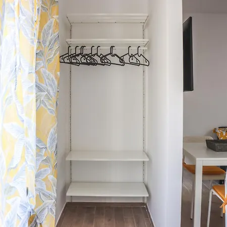 Apartment Lavi Parco Leonardo *